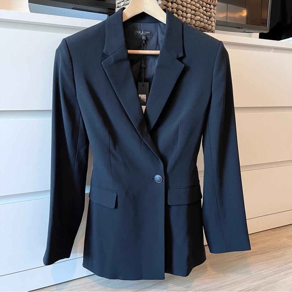 Minimalist Classic Waist Cinching Hourglass Power Dressing Black Blazer Jacket